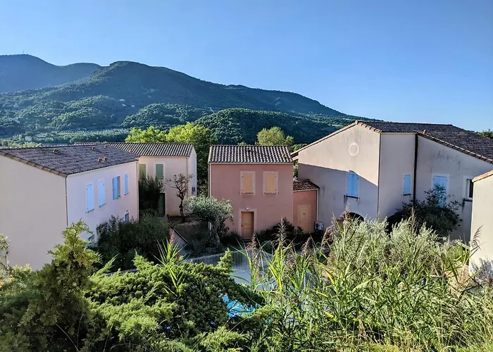 Maisonnette Dans Domaine Avec Piscine A Nyons, Pays Des Olives
