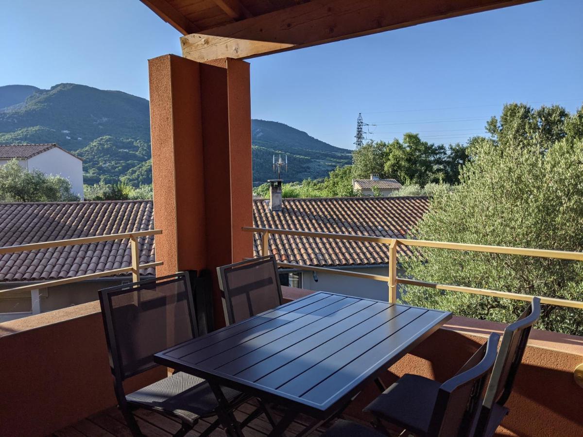 Maisonnette Dans Domaine Avec Piscine A Nyons, Pays Des Olives Holiday home